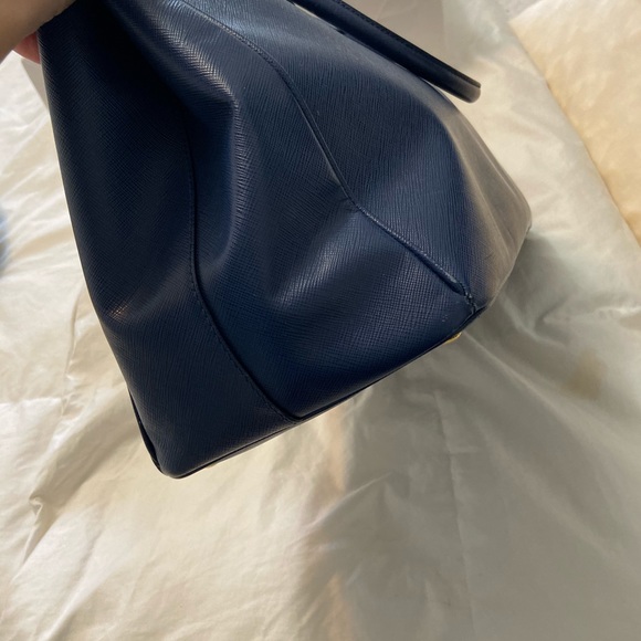 Prada bag - Picture 5 of 8